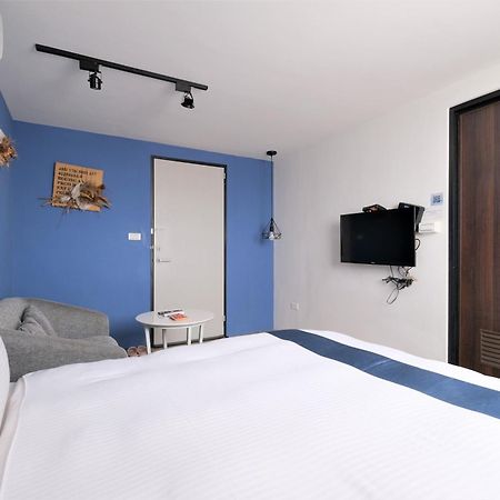 Mulan Light Inn Тайнань Экстерьер фото